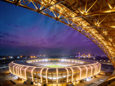 本届世界杯主体育场卢塞尔体育场夜景